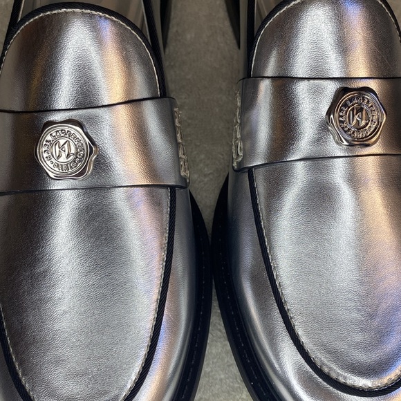 NEW IN BOX Karl Lagerfeld Paris Rylin Loafers in Silver (7M) - Picture 7 of 9